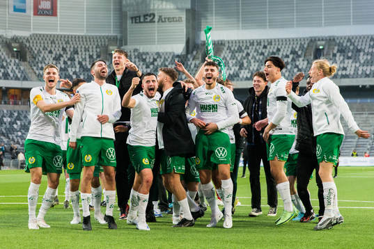 Hammarbys spelare jublar
