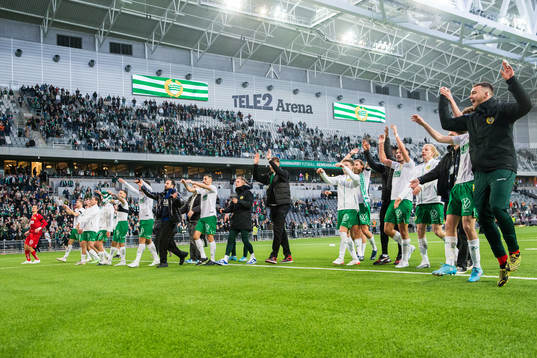 Hammarbys spelare jublar