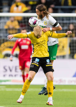 Hammarbys Björn Paulsen och Elfsborgs Sveinn Gudjohnsen