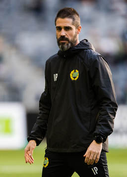 Hammarbys assisterande tränare Ivan Piñol Zoroa innan