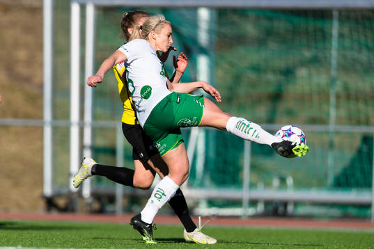 Hammarbys Ellen Gibson  och Häckens Agla Maria
