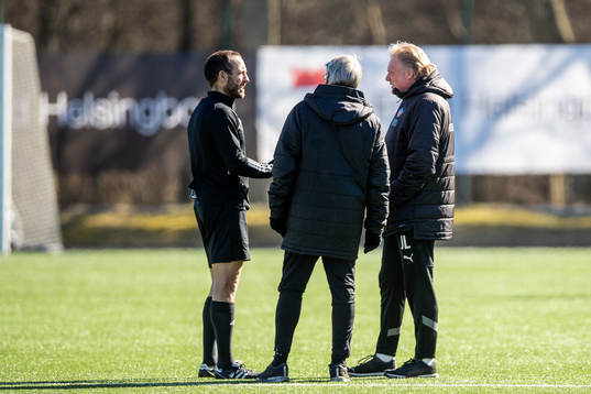 Domare Kaspar Sjöberg och tränare Jörgen Lennartsson