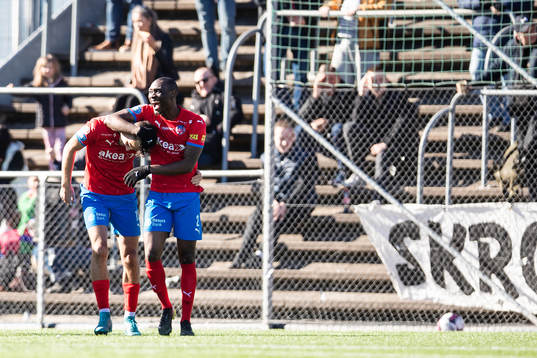 Helsingborgs Assad Al Hamlawi och Ravy Tsouka-Dozi jublar