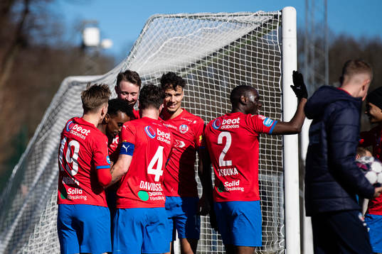 Helsingborgs Taha Ali och Rasmus Jönsson jublar