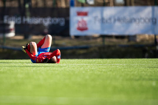 Helsingborgs Albert Ejupi har ont