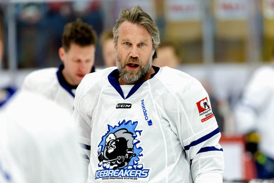 Bläddra bland fler bilder av Ishockey, Uppvisningsmatch, Icebreakers - Tre Kronor Legends