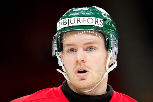 Frölundas Filip Johansson innan  ishockeymatchen i SHL