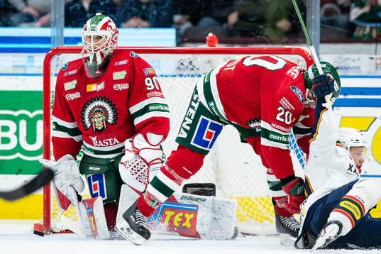 Frölundas målvakt Matthew Tomkins deppar