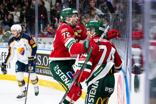 Frölundas Andreas Borgman jublar ihop med Patrik Carlsson