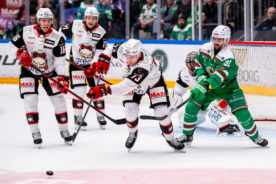 Malmö Redhawks Adam Ollas Mattsson och Rögles Ludvig