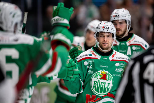 Rögles Daniel Zaar  jublar
