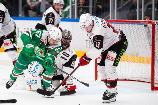Rögles Leon Bristedt och Malmö Redhawks Kalle Östman