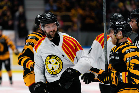 Brynäs Simon Bertilsson och Skellefteås Filip Sandberg