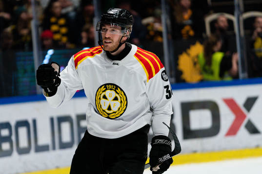 Brynäs Oscar Eklind jublar