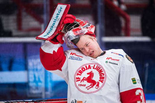 Troja/Ljungbys målvakt Markus Ruusu deppar