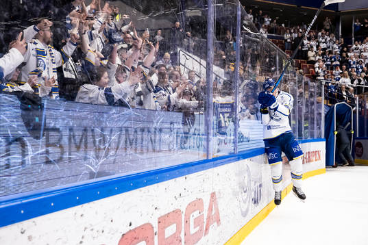 Leksands Max Veronneau jublar