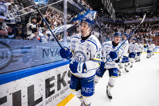Leksands Max Veronneau jublar