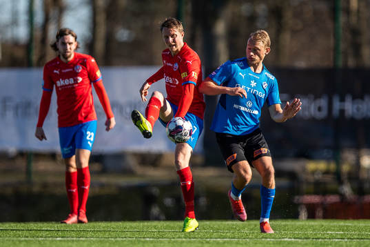 Helsingborgs Viktor Lundberg och Halmstads Villiam