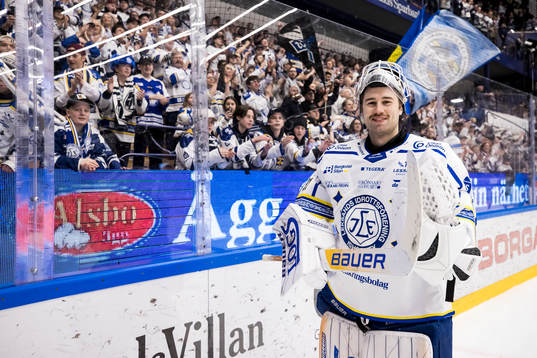 Leksands målvakt Kasimir Kaskisuo jublar
