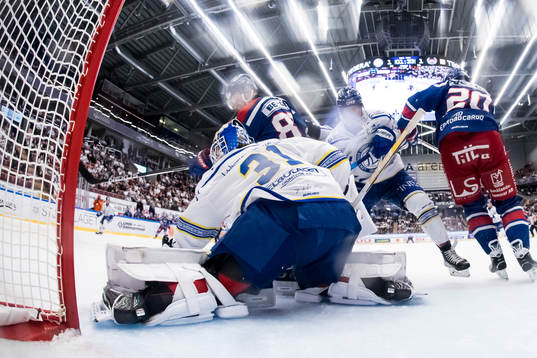 Leksands målvakt Kasimir Kaskisuo och Oskarshamns Tomas