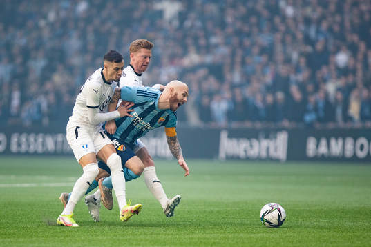 Malmö FFs Veljko Birmancevic och Djurgårdens Magnus