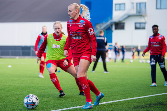 Karina Sævik of Avaldnes warms up