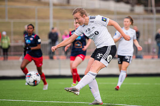 Sara Kanutte Sørensen Fornes of Rosenborg scores the 1-0