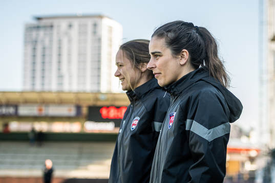 Rosengårds assisterande tränare Ieva Cederström och
