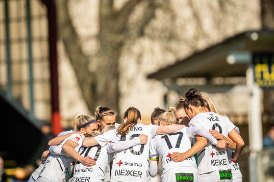 Rosengårds spelare samlas