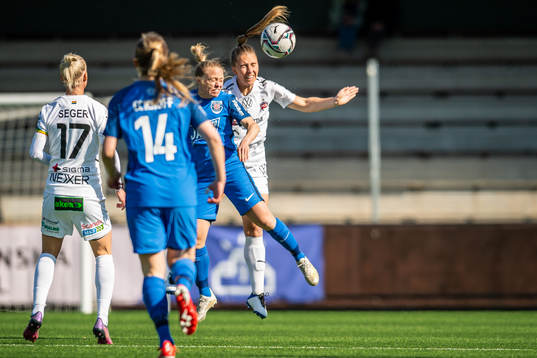 Eskilstunas Mia Jalkerud och Rosengårds Gudrun Arnardottir