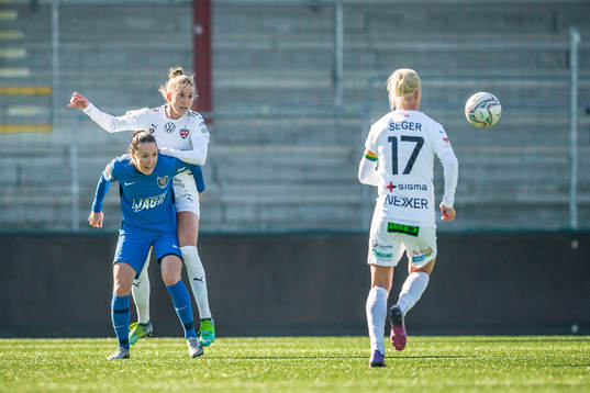 Rosengårds Emma Berglund mot Eskilstunas Felicia Rogic