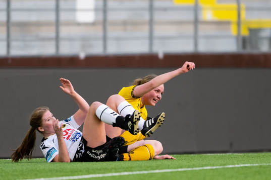 Bläddra bland fler bilder av Fotboll, Dam, DM grupp 3, Elfsborg - Skultorp