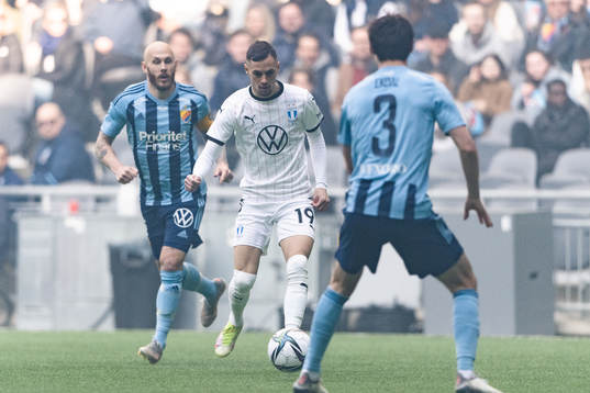 Djurgårdens Magnus Eriksson och Malmö FFs Veljko