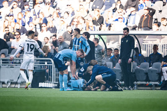 Djurgårdens Magnus Eriksson  har ont