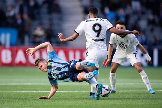 Djurgårdens Rasmus Schüller och Malmö FFs Isaac Kiese
