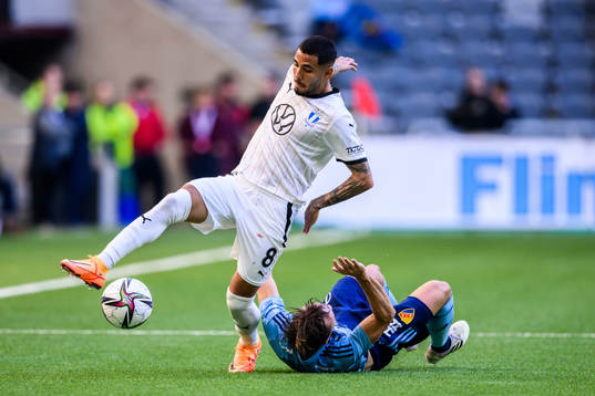 Malmö FFs Sergio Pena och Djurgårdens Pierre Bengtsson