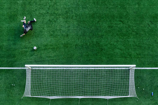 Djurgårdens målvakt Jacob Widell Zetterström släpper in