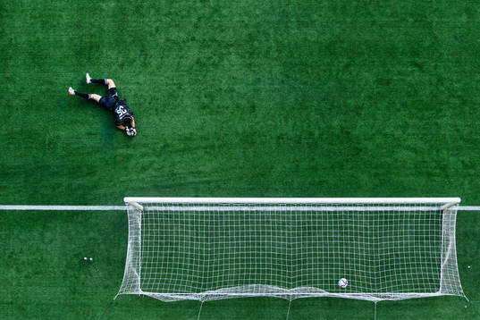 Djurgårdens målvakt Jacob Widell Zetterström deppar