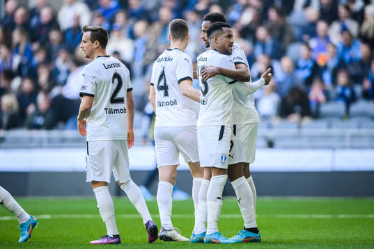 Malmö FFs Isaac Kiese Thelin (th) jublar