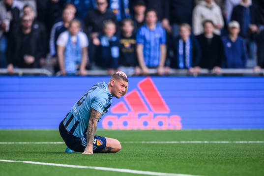Djurgårdens Victor Edvardsen har ont