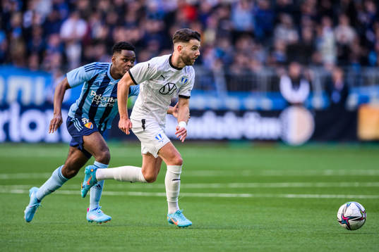 Djurgårdens Joel Asoro och Malmö FFs Erdal Rakip