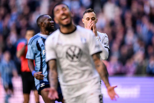 Malmö FFs Sergio Pena och Veljko Birmancevic deppar