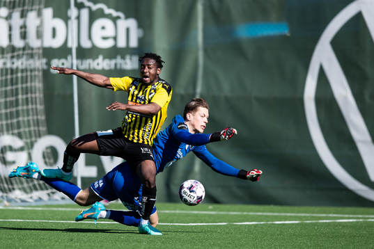 Häckens Ibrahim Sadiq och Odds målvakt Leopold Wahlstedt
