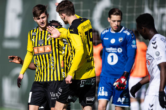 Häckens Leo Bengtsson och Oscar Uddenäs jublar