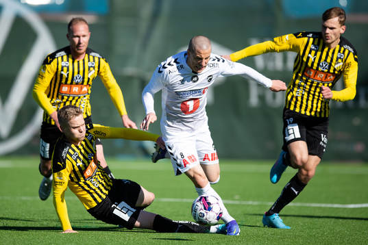 Häckens Tomas Totland och Oscar Uddenäs mot Odds Milan