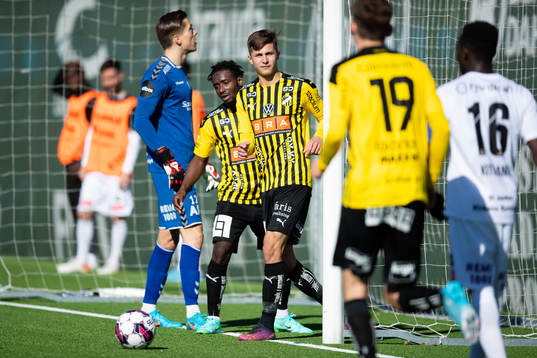 Häckens Leo Bengtsson jublar
