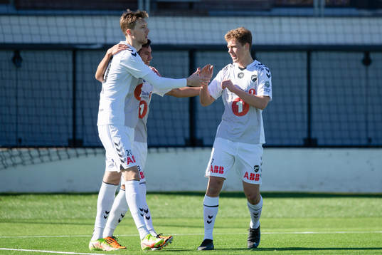 Odds Tobias Lauritsen jublar