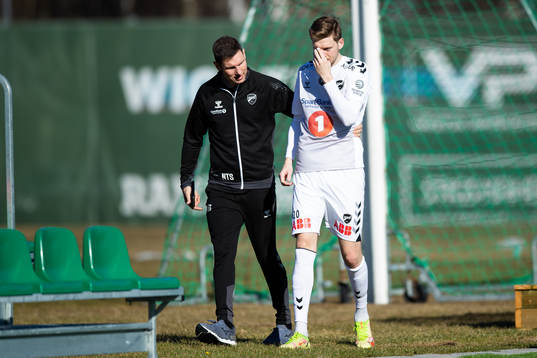 Odds Tobias Lauritsen lämnar planen