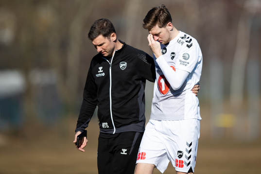 Odds Tobias Lauritsen lämnar planen