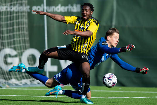 Häckens Ibrahim Sadiq och Odds målvakt Leopold Wahlstedt